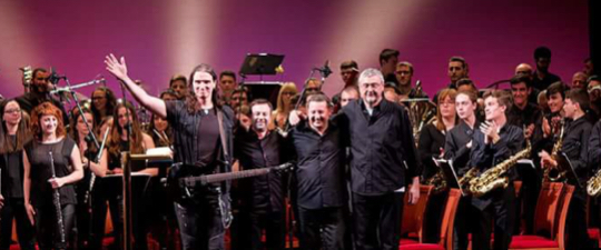 La Banda Municipal de Villena interpreta el Concierto de Jon Lord junto a los profesores de Música Moderna de la Escuela de Música de Yecla