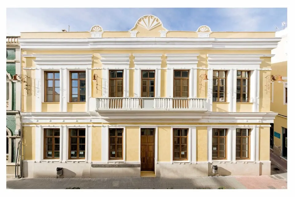 FOTO ESCUELA